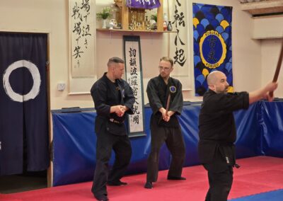 2025 UK Taikai Kukishin Ryu Happo Biken Bikenjutsu - Kancho explains gripping a katana.